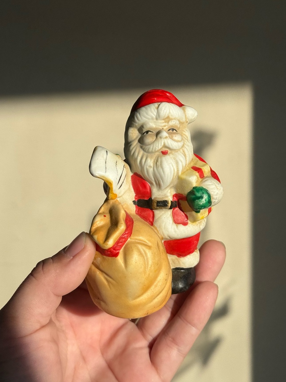 4" Santa Claus Vintage 90s Ceramic Christmas Handpainted Figurine